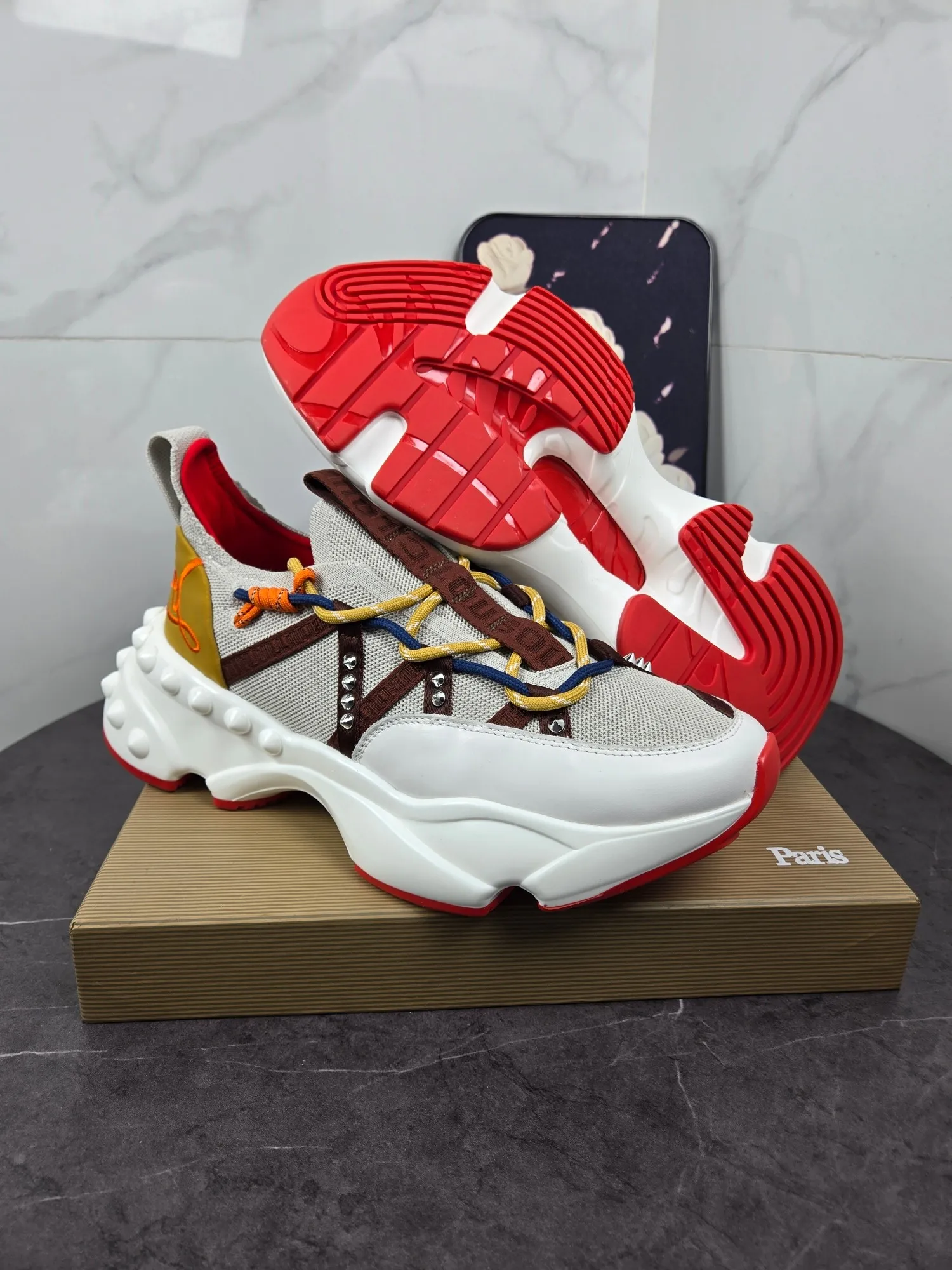 Men's shoes 💰700 Fashionable brand Chri*stian loubou*tin original single item New CL red-soled shoes latest series for casual couples, uppers are made of imported Lycra + high-density breathable fly weave, environmentally friendly high-elastic suction mold feet will never delaminate, the outsole is made of super non-slip and wear-resistant PU + vacuuming Two-color combination Size: Female 35-43 Male 38-47 Comes with a handbag, card, shoehorn "full package